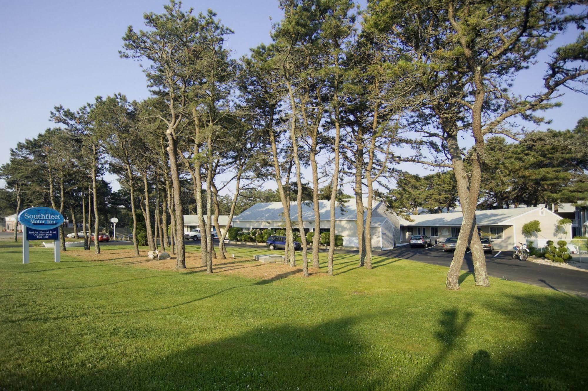 Southfleet Motor Inn ウェルフリート エクステリア 写真