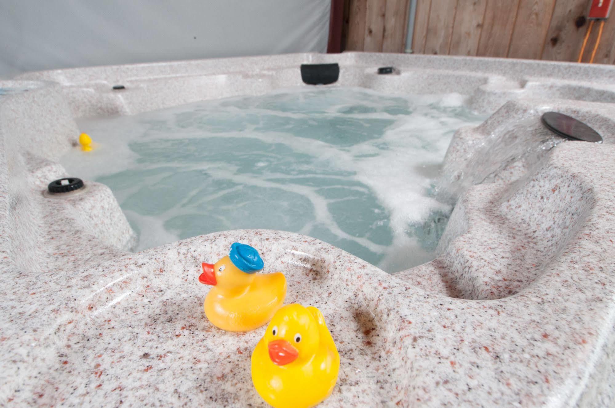 Southfleet Motor Inn ウェルフリート エクステリア 写真